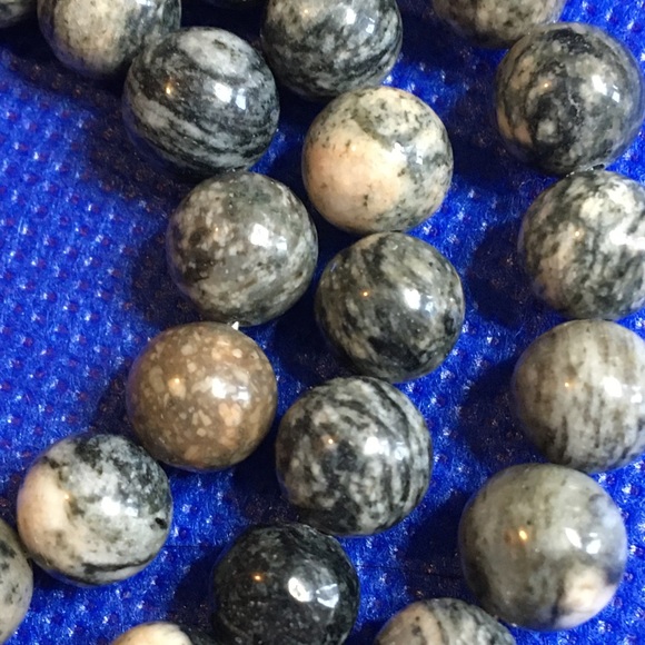 Spiderweb Jasper - Picture 2 of 7